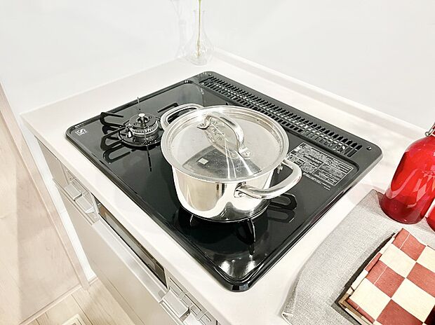 【その他設備(Ｓｉセンサーコンロ)】ガスコンロはＳｉセンサー搭載。火力調節や焦げ付き・消し忘れも防いでくれます。