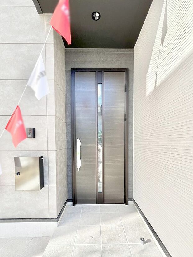 【玄関】◆1号棟◆大切な家族、来客を出迎える玄関。