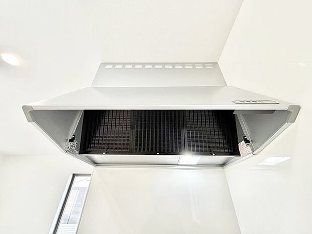 【その他設備(レンジフード)】基本的なお手入れはフィルターのみ！お手入れのしやすさも魅力です。