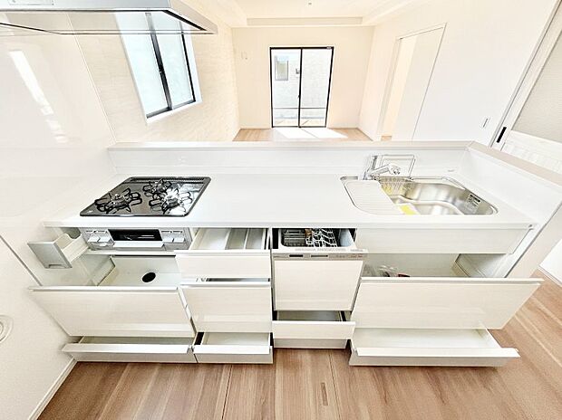 【その他設備(スライド収納)】◆４号棟◆使いやすさを優先したスライド式収納タイプ！