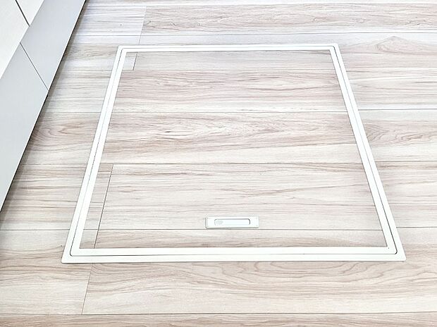 【その他設備(床下収納)】◆２号棟◆床下収納付き！日用品・非常用品の収納にも大活躍。