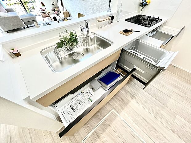 【その他設備(スライド収納)】◆A号棟◆使いやすさを優先したスライド式収納タイプ！