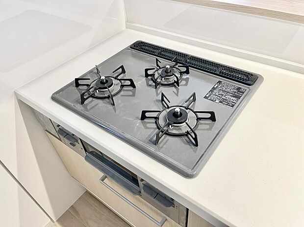 【その他設備(3口コンロ)】三口ガスコンロでお料理が一気にはかどりそう