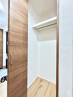 その他設備(廊下収納)