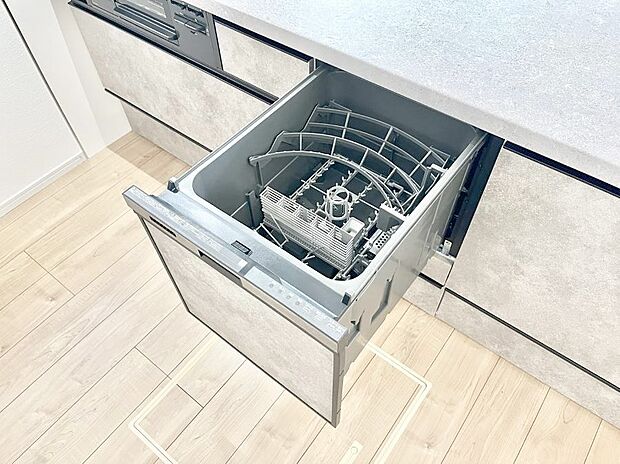 【その他設備(食洗機)】面倒なお片づけは食洗機にお任せ！家事の負担が減って、時間にも気持ちにもゆとりができます。