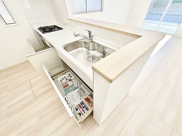 【その他設備(スライド収納)】◆４号棟◆使いやすさを優先したスライド式収納タイプ！