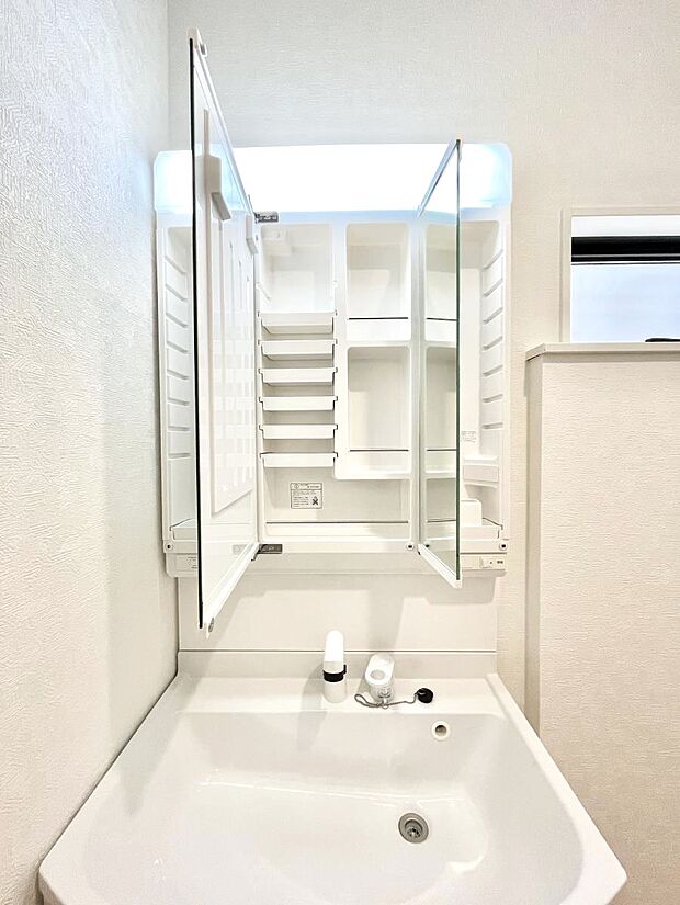 【その他設備(蛇口一体型浄水器)】◆４号棟◆いつでも清潔なおいしいお水を。一つの水栓で水道水と浄水を使い分け。