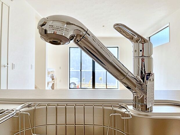 【その他設備(浄水器)】◆2号棟◆いつでも清潔なおいしいお水を。一つの水栓で水道水と浄水を使い分け。