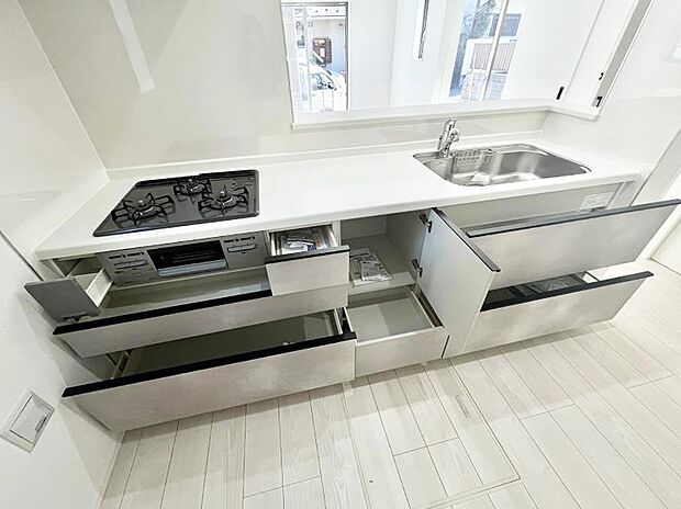 【その他設備(スライド収納)】使いやすさを優先したスライド式収納タイプ！