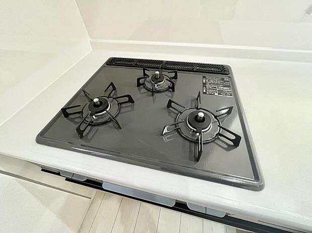 【その他設備(Ｓｉセンサーコンロ)】ガスコンロはＳｉセンサー搭載。火力調節や焦げ付き・消し忘れも防いでくれます。