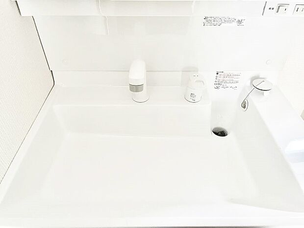 【その他設備(ハンドシャワー水栓)】ハンドシャワー付き!使いやすい洗面台。