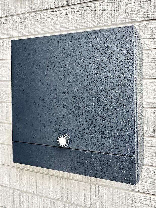 【その他現地】◆1号棟◆シンプルデザインのポスト。