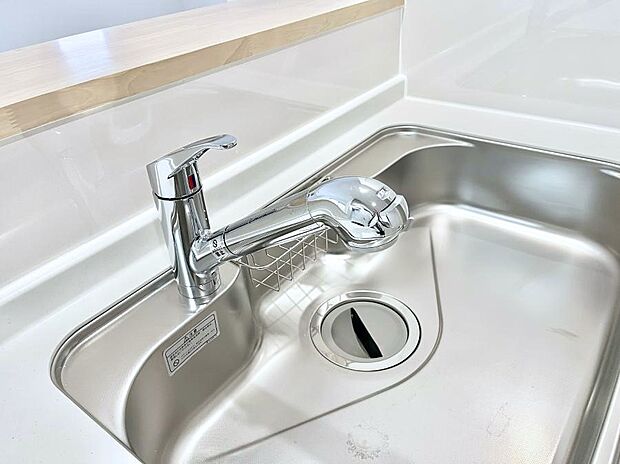 【その他設備(浄水器)】◆1号棟◆いつでも清潔なおいしいお水を。一つの水栓で水道水と浄水を使い分け。