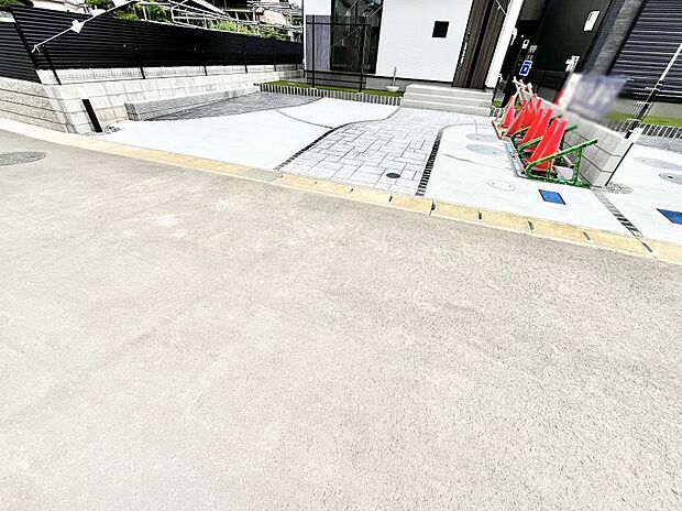 【駐車場】並列２台駐車可能なゆとりのカースペース 