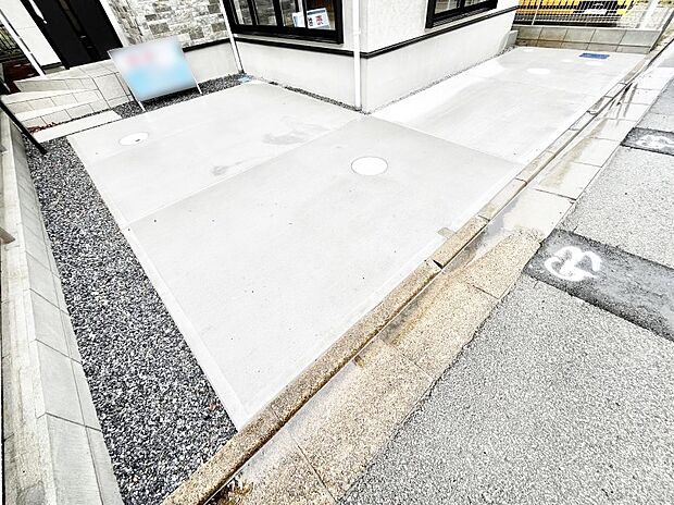 【駐車場】～Parking～　駐車場２台置けます！(車種による)自転車置き場や物置場として、お子様の遊ぶスペースとして、ゆとりある敷地だからこそ可能な多用途にご利用いただけるスペースです。