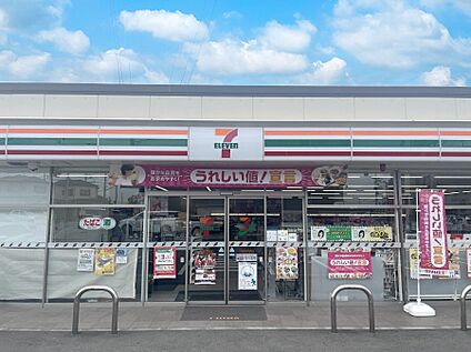 セブン-イレブン千葉仁戸名店 300m
