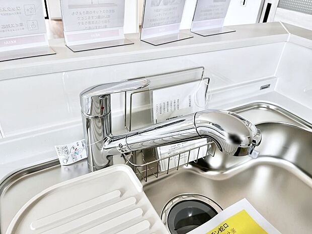 【その他設備(浄水器)】4号棟◆いつでも清潔なおいしいお水を。一つの水栓で水道水と浄水を使い分け。