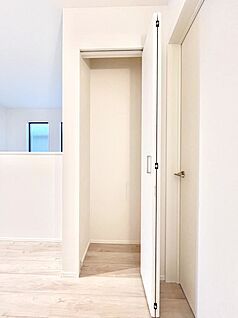その他設備(廊下収納)