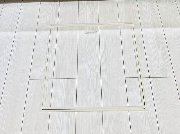 【その他設備(床下収納)】床下収納付き!日用品・非常用品の収納にも大活躍。