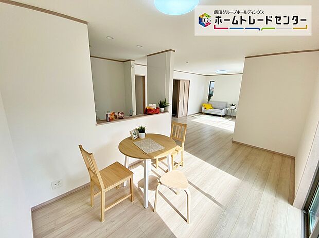 お住まいにより、1～2台分の駐車スペース☆
空いたスペースは自転車置き場にも♪