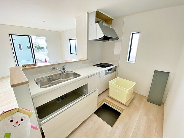 ☆物件の陽当りや通風・仕様設備やお部屋の大きさの比較、近隣・周辺環境や街並みなど、資料には掲載していない情報が現地にはたくさんあります。ぜひ、建物だけでなく周辺環境もご確認ください!