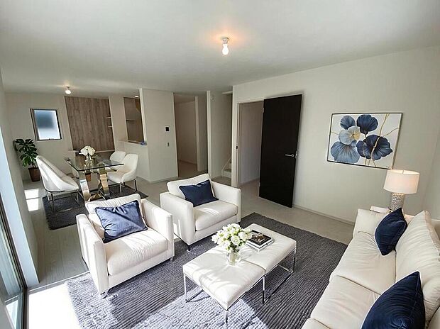 ☆Living　Room☆
家族の食事や団らんのほか、子供を遊ばせたり、友人を招いたりするＬＤＫは住まいの中心。長時間過ごす場所だからこそ、大切にしたい場所です！！（家具はCGです）