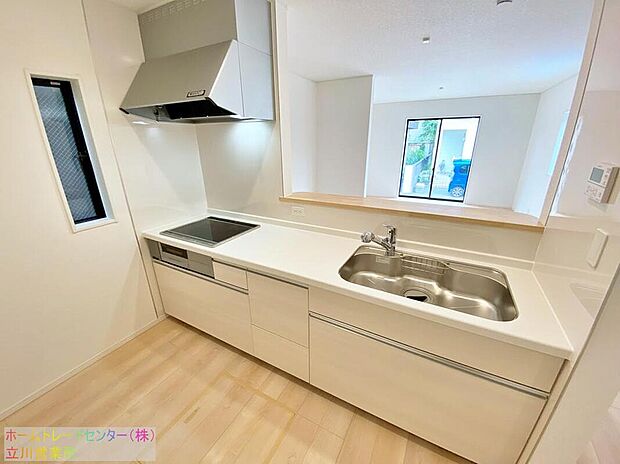 ☆System　Kitchen☆
新居での【始まり】は「生活」という一括りだけに収まりません。【スローライフ】【快適空間】【絶える事ない笑顔】・・　すべてを凝縮した珠玉の【始まり】をここから迎えます♪