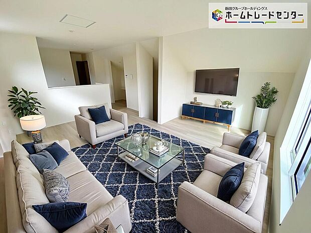 こちらの物件はZEH水準を満たした、省エネ性能に優れた物件です。　光熱費を抑えて暮らすことができ「熱の入りにくさ・逃げにくさ」という観点でも影響を受けにくい建物のため、長く快適にお（家具はCGです）