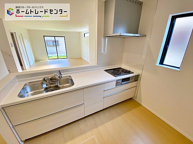 こちらの物件はZEH水準を満たした、省エネ性能に優れた物件です。　光熱費を抑えて暮らすことができ「熱の入りにくさ・逃げにくさ」という観点でも影響を受けにくい建物のため、長く快適にお過ごしいただけます♪