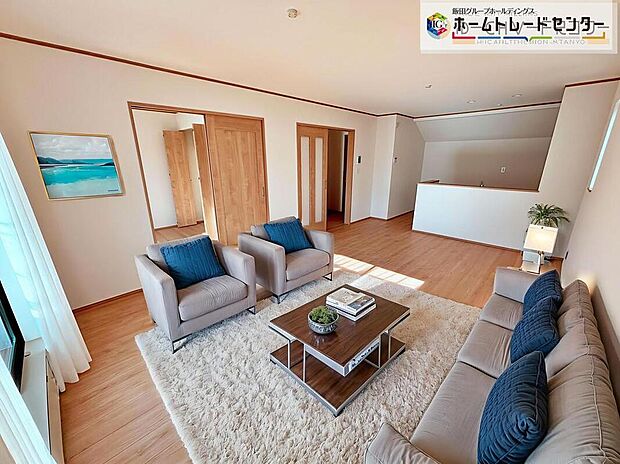 ☆Living Room☆
『LDKは家族だんらんをデザイン』家族が集まり一緒の時間がすごせる工夫がされております。何気ない一日のひとコマが何者にも代えがたい宝物になることでしょう♪(家具はCGです)