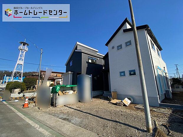 JR八高線「箱根ヶ崎」駅が最寄りの立地。大型ホームセンターまで徒歩10分でお買い物も便利◎
街に溶け合う美しい景観を生みだせるシンプルでおしゃれな外観と住み心地を考え貫いた設計です！