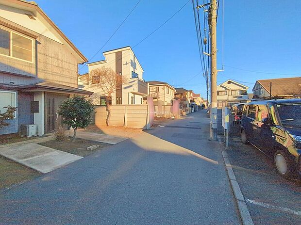 ☆日当たりの良い南向きのお住まい！
リビングの正面に設置した窓からは充分な陽射しを取り込み、明るい日常をお過ごし出来ます。