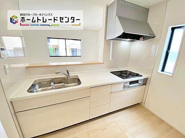 ☆System Kitchen☆
新居での【始まり】は「生活」という一括りだけに収まりません。【スローライフ】【快適空間】【絶える事ない笑顔】・・ すべてを凝縮した珠玉の【始まり】をここから迎えます♪