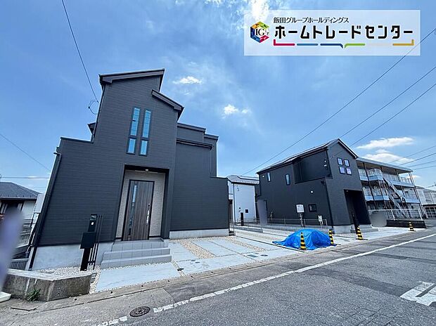 JR青梅線「小作」駅までバス3分停歩3分！バス停が近いので雨の日もお出かけしやすいですね◎
お買い物施設まで徒歩圏内で毎日のお買い物に便利です♪
