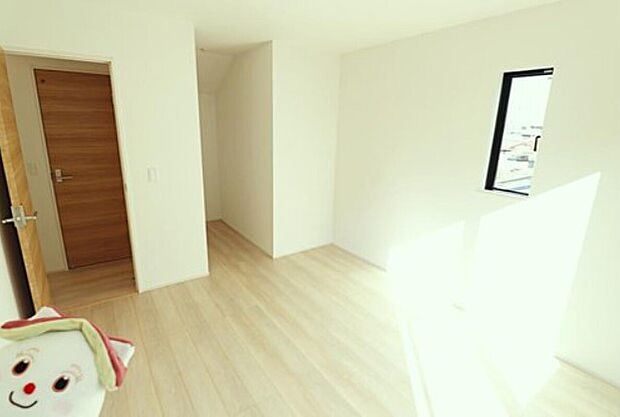 【リビング以外の居室】☆Room☆
各部屋を最大限に広く使って頂ける様、全居住スペースに収納付。プライベートルームはゆったりと快適に。