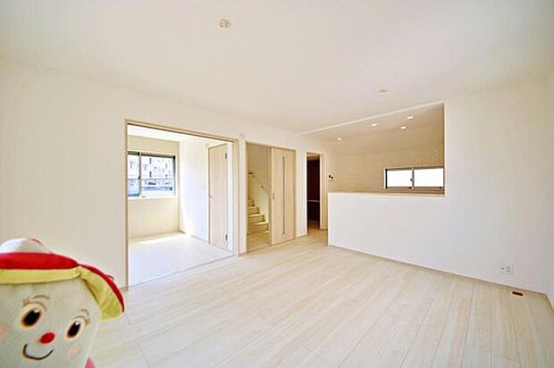 【☆Living　Room☆】家族の食事や団らんのほか、子供を遊ばせたり、友人を招いたりするＬＤＫは住まいの中心。長時間過ごす場所だからこそ、大切にしたい場所♪