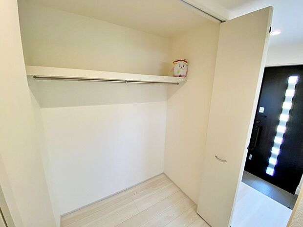 【玄関わき収納】スペースに収納付。プライベートルームはゆったりと快適に。