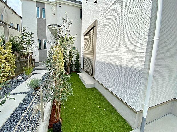 【全体区画図】お住まいにより、1～2台分の駐車スペース☆
空いたスペースは自転車置き場にも♪