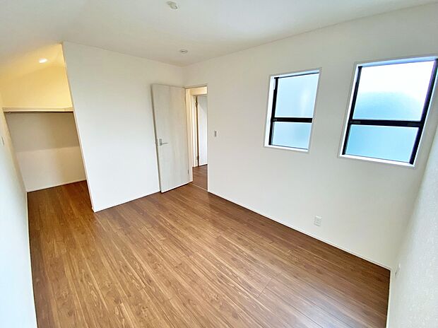 【☆Room☆ 】☆Room☆
家族とのコミュニケーションを促進する拘り設計。快適な居住空間を演出し、都市型生活をより潤いある時間へ代えてくれます♪