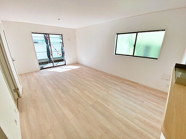 【☆Living　Room☆ 】☆Living　Room☆
家族の食事や団らんのほか、子供を遊ばせたり、友人を招いたりするＬＤＫは住まいの中心。長時間過ごす場所だからこそ、大切にしたい場所♪