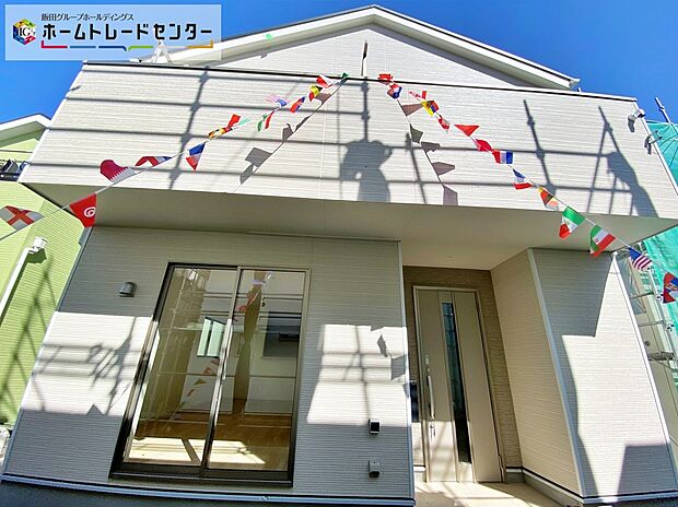 【前面道路含む現地写真】☆物件の陽当りや通風・仕様設備やお部屋の大きさの比較、近隣・周辺環境や街並みなど、資料には掲載していない情報が現地にはたくさんあります。ぜひ、建物だけでなく周辺環境もご確認ください！

