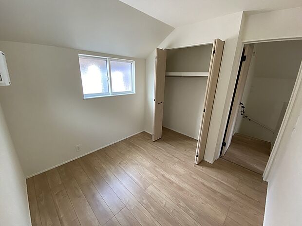 【☆Room☆ 】☆Room☆
各部屋を最大限に広く使って頂ける様、全居住スペースに収納付。プライベートルームはゆったりと快適に。