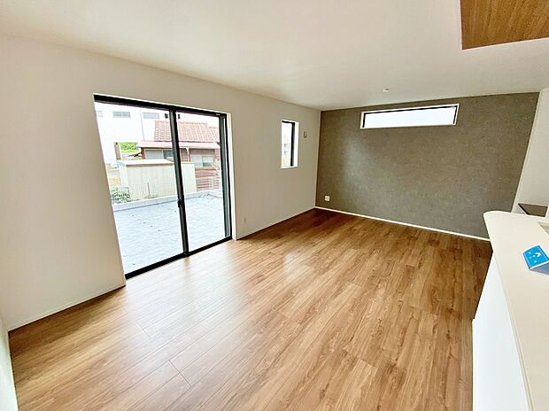 【☆Living　Room☆】☆Living　Room☆
お子さまは、ご飯の支度を頑張っているご家族の姿が見えると安心。手伝いたいという気持ちになるなど、お手伝いの習慣も育ちやすいですよ♪