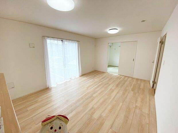 【☆Living　Room☆ 】☆Living　Room☆
お子さまは、ご飯の支度を頑張っているご家族の姿が見えると安心。手伝いたいという気持ちになるなど、お手伝いの習慣も育ちやすいですよ♪