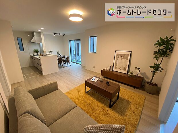 【☆Living　Room☆】お子さまは、ご飯の支度を頑張っているご家族の姿が見えると安心。手伝いたいという気持ちになるなど、お手伝いの習慣も育ちやすいですよ♪（家具はCGです）