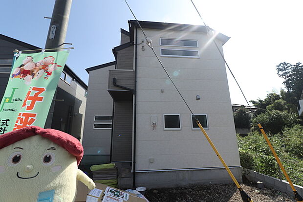 【☆現地外観写真　9.10号棟☆】実際の現地を見てみると図面などではわからない、新たな発見もあります。周辺環境と併せて、実際に現地をご確認いたくと、よりイメージが膨らむかもしれません♪