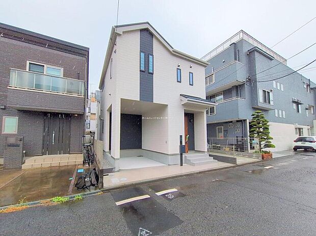 【現地外観写真】子育て環境にはピッタリな落ち着いた雰囲気の住宅地♪戸建ては建物が独立しているため、マンションのように上下階や隣からの騒音を気にせずに過ごせるのもポイントですね♪