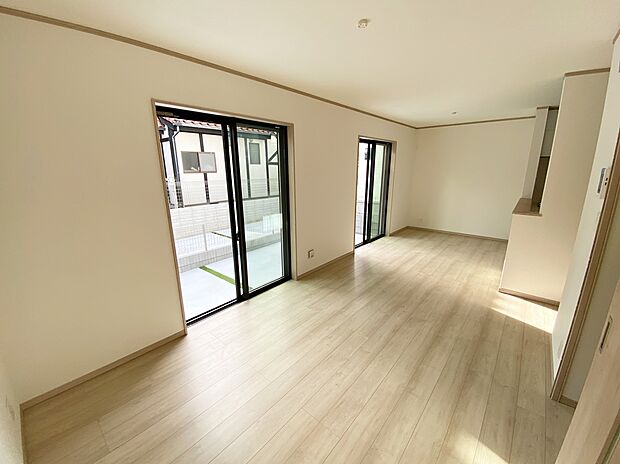 【☆Living　Room☆ 】☆Living　Room☆
お子さまは、ご飯の支度を頑張っているご家族の姿が見えると安心。手伝いたいという気持ちになるなど、お手伝いの習慣も育ちやすいですよ♪