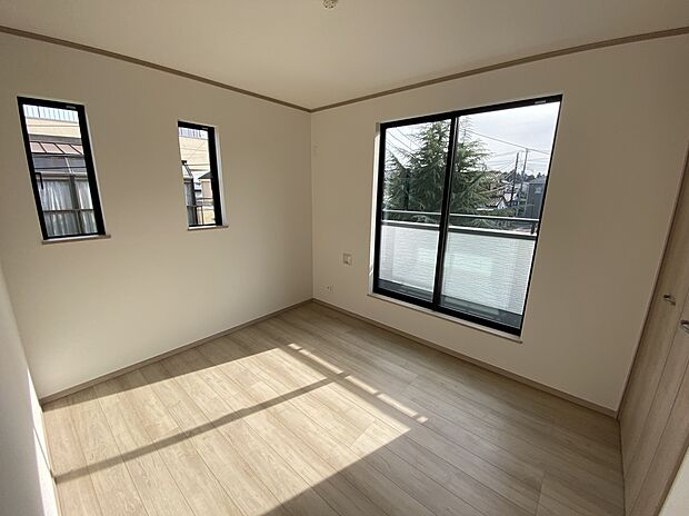 【☆Room☆ 】☆Room☆
一人にひと部屋？収納？書斎？趣味部屋？あるいは客室？部屋数の多い間取りは、家族構成やライフステージの変化にも柔軟な対応を可能にし、家族の選択肢を広げます。