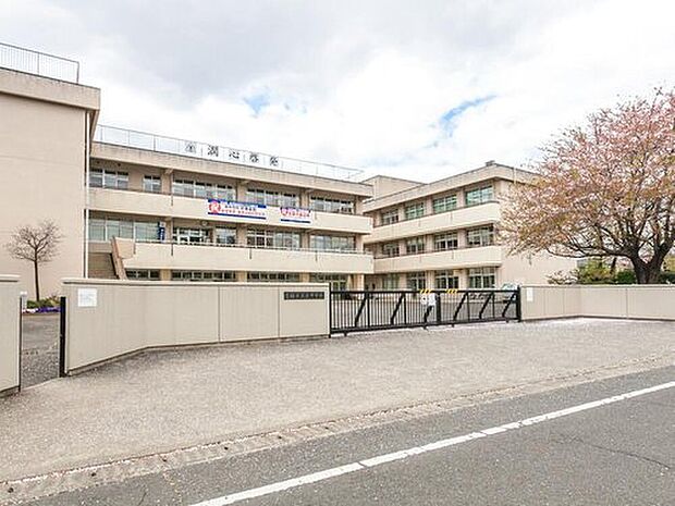 青梅市立泉中学校（約1,300m）